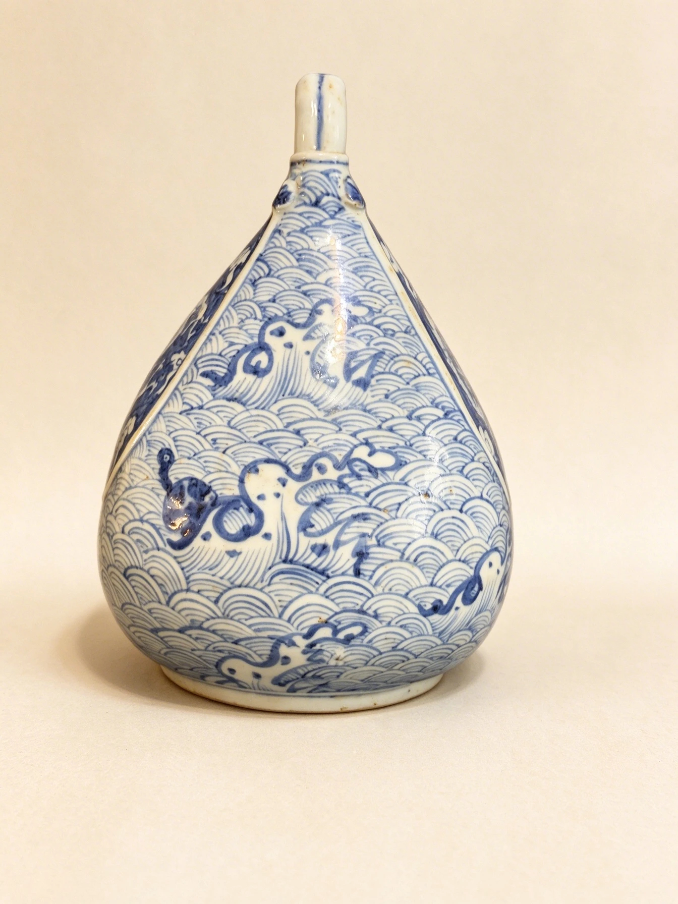 元青花海水龍紋皮囊壺